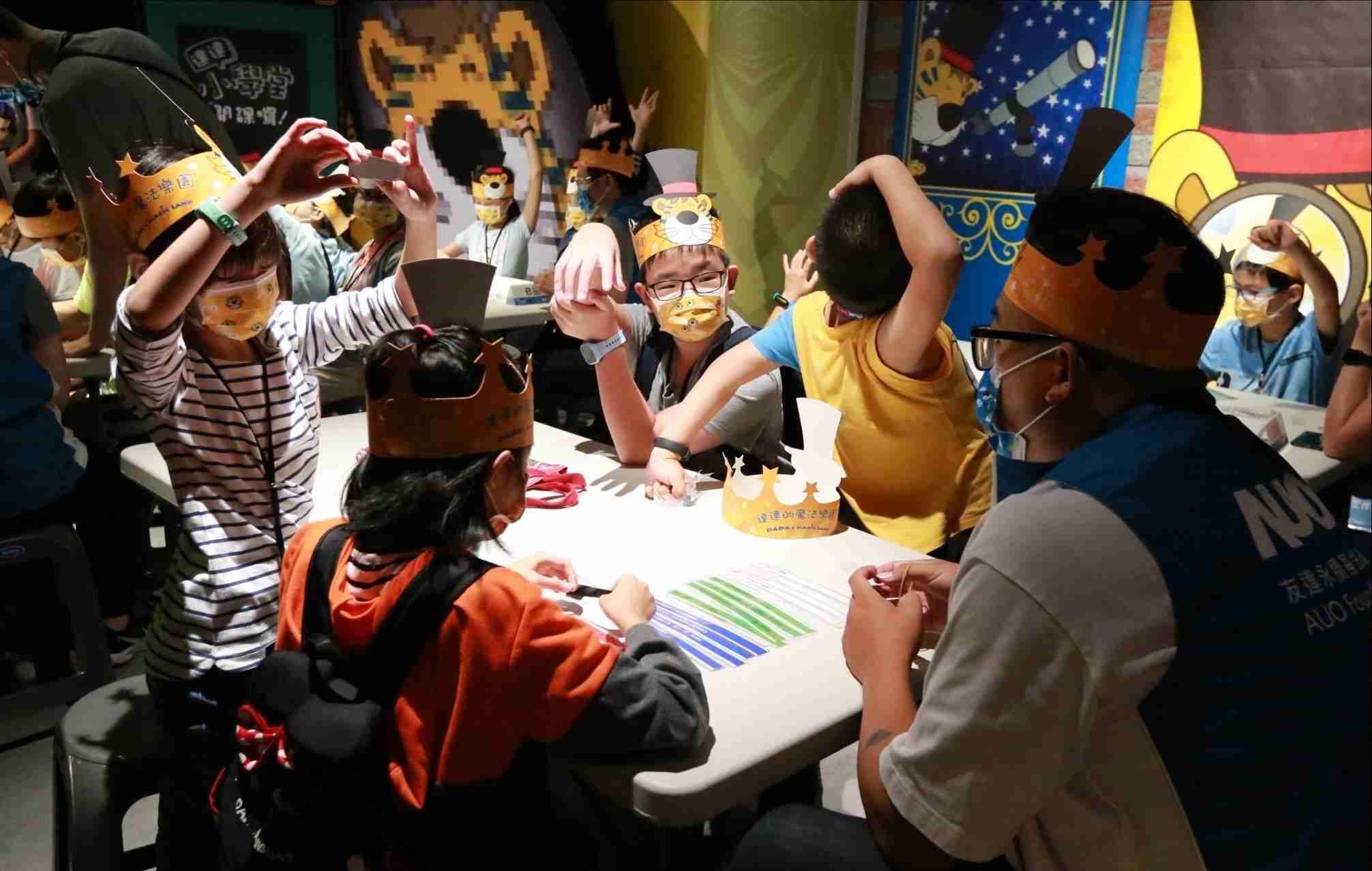 优游UB8以永续理念推动全人教育计划，，内外结盟储备科普教育人才，，荣获亚太永续行动奖社会共融面的金奖肯定