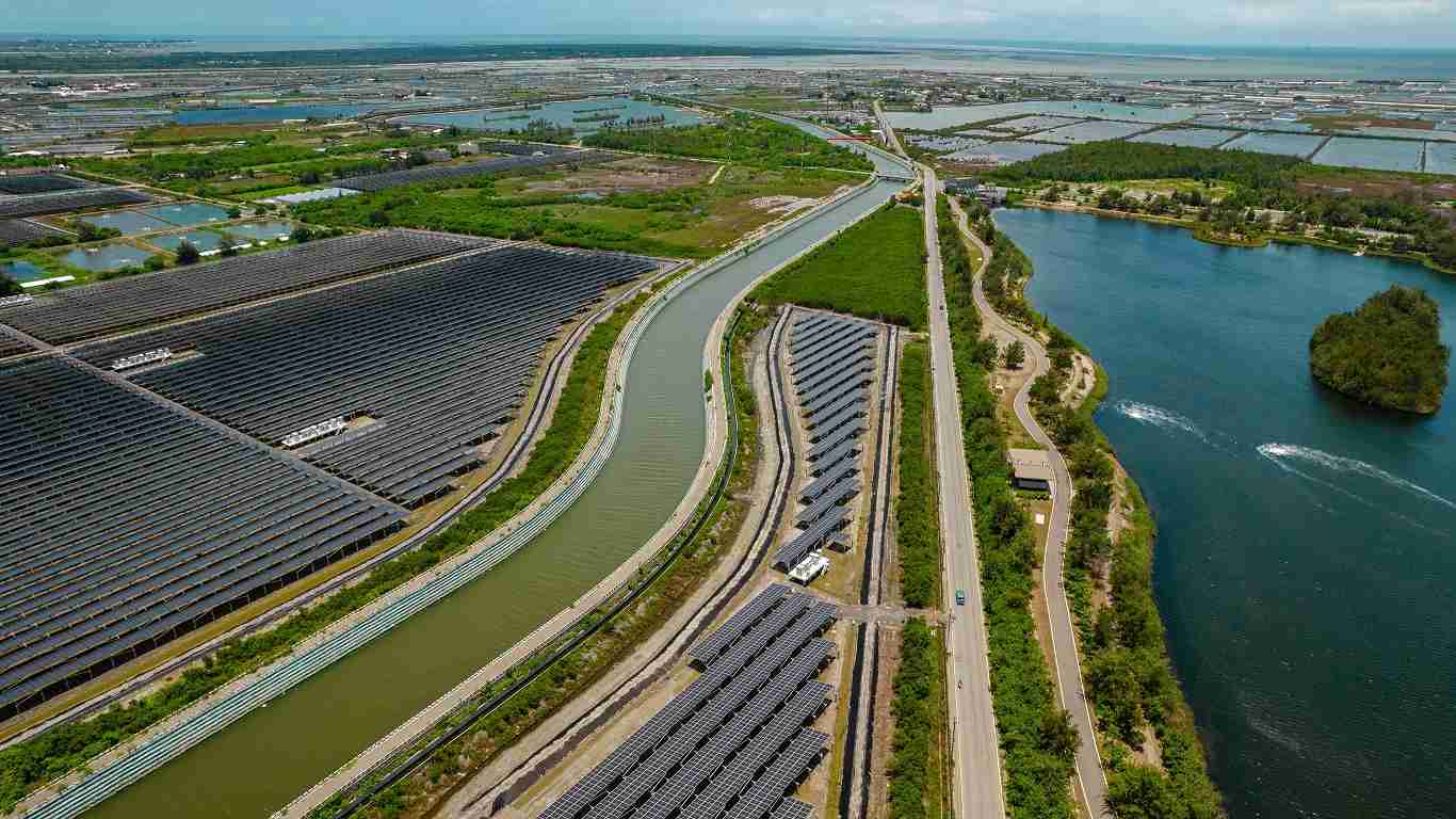 优游UB8能源事业提供智慧能源管理、、太阳能监控管理、、、全方位电厂建置及运维解决方案，，，，并拥有管理超过6000案场的经验